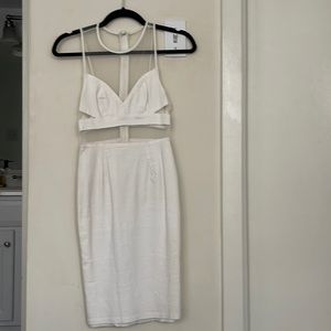 Xs white dress.